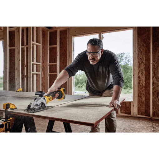 20V MAX ATOMIC 4-1/2" CORDLESS CIRCULAR SAW - TOOL ONLY